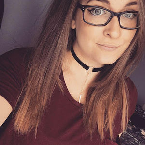 Meet your Posher, Caroline